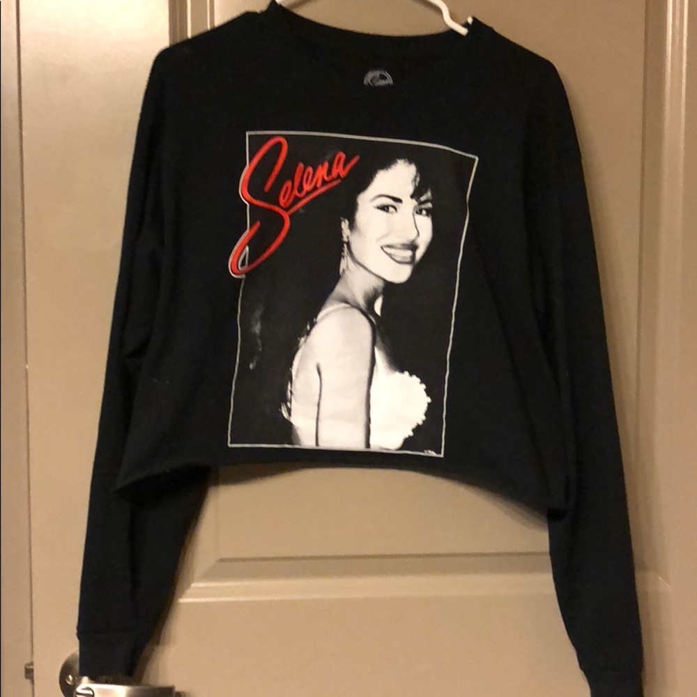 Selena crop top